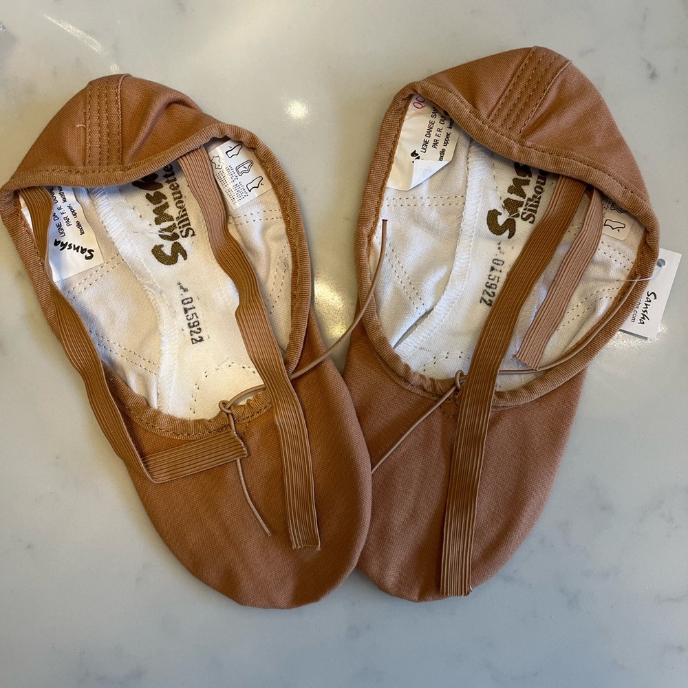 Flesh/Light Tan Sansha Ballet Shoes size 8
